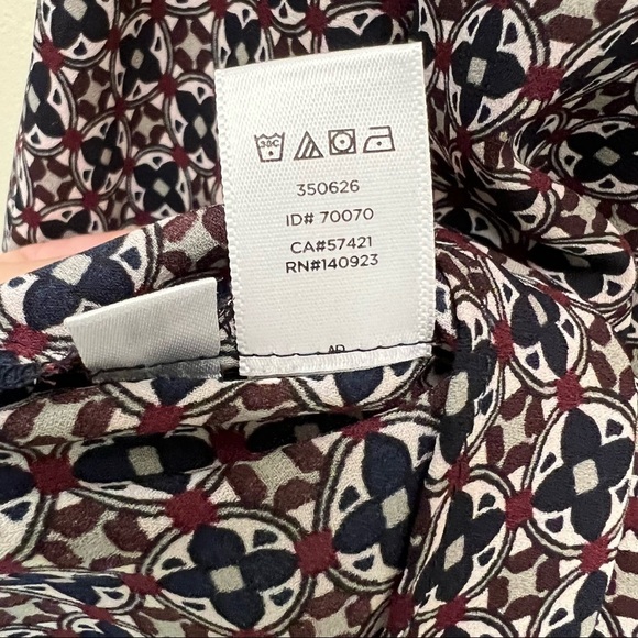 LOFT Geometric Print 3/4 Button Down Long Sleeve Top Maroon Navy Blue Size XS - Picture 6 of 13